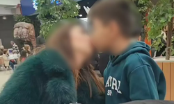 İnfiale yol açan görüntüler! Öğretmen öğrencisini defalarca kez dudağından öptü