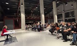 Nilüfer'de distopyada kadın kimliği tartışıldı