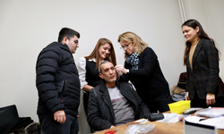 Gemlik'te ihtiyaç sahiplerine işitme cihazı hediye edildi