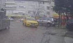 Geri vitesteyken fren yerine gaza bastı