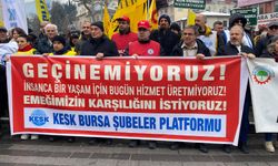 Bursa'da kamu emekçileri düşük ücrete karşı alanları doldurdu