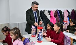 Başkan Yılmaz öğrencilerin karne heyecanına ortak oldu