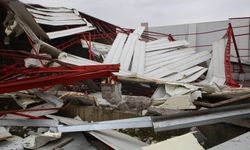 Nilüfer'de iki kaçak iş yeri yıkıldı