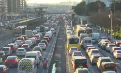 İstanbullu iftarını trafikte açtı
