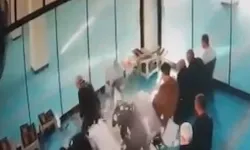 Cemaatin üzerine asma tavan parçaları düştü