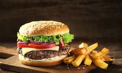 Suudi devinden 6,35 milyon dolarlık imza