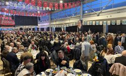 Müsavat Dervişoğlu Bursa’da gaziler ve şehit aileleriyle aynı sofrada