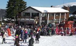 Uludağ'da güneşli hafta sonu: Zirve tatilcilerle doldu