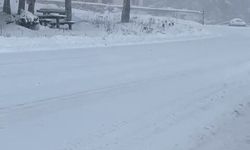 Uludağ'da dün gece yoğun kar yağdı, kar kalınlığı 163 santimetreye ulaştı