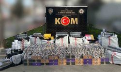 28 bin paket kaçak sigara hurdaların altından çıktı