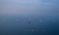 ABD ordusu, Umman Denizi'ndeki uçak gemisi grubunun fotoğraflarını paylaştı