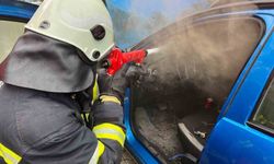 Aracın konsolunda başlayan yangın kısa sürede söndürüldü