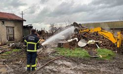 Babaeski'de kerpiç ev yangını söndürüldü