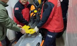 Balıkesir'de asansör boşluğuna düşen adam itfaiye ekiplerince kurtarıldı