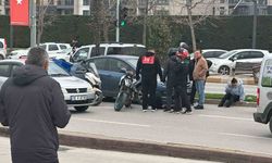 Balıkesir'de otomobil, motosiklete çarptı; 1 yaralı