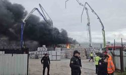 Balıkesir'de yapı market deposunda yangın