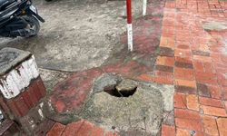 Buldan'da ATM önündeki çukur tehlike saçıyor