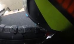 Bursa'da 113 kilometre hızla giden motosikletli çarptığı araca girdi