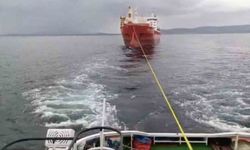 Çanakkale Boğazı'ndan geçen kuru yük gemisi makine arızası yaptı