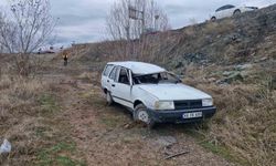 Çorum'da Tofaş şarampole uçtu: 3 yaralı