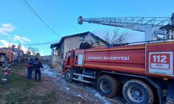 Domaniç'te çatı yangını