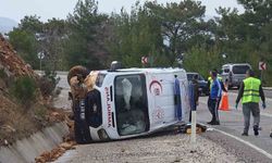 Fethiye-Korkuteli karayolunda ambulans kazası: 1 yaralı