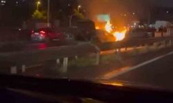 Haliç Köprüsü'nde yanan otomobili yoldan geçen su tankeri söndürdü