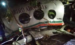 İçerisinde 7 kişinin bulunduğu ambulans uçak düştü