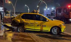 İki otomobilin çarpıştığı kaza maddi hasarla atlatıldı