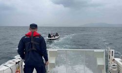 Kuşadası'nda sürüklenen teknedeki iki kişi kurtarıldı