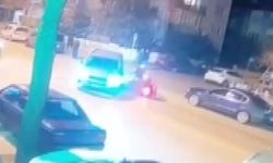 Otomobil ve motosikletin karıştığı kaza güvenlik kamerasına yansıdı