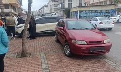 Otomobille motosiklet çarpıştı: 1 yaralı