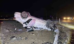 Otomobiller kafa kafaya çarpıştı: 2 yaralı