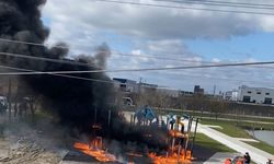 Parkta oyun grupları alev alev yandı