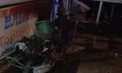 Sabah saatlerinde yangın çıkan dükkan kullanılamaz hale geldi