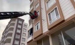 Şanlıurfa'da istinat duvarı çöktü: Binada mahsur kalanlar kurtarıldı