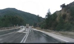 Savrulan tır dorsesi faciaya sebep oluyordu