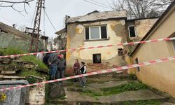 Söke'de yağmurun yumuşattığı evin duvarı çöktü