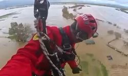 Taşkında mahsur kalan vatandaşın kurtarılma anları jandarma kamerasına yansıdı