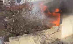 Tek katlı müstakil ev alevlere teslim oldu: 1 ağır yaralı