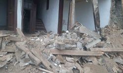 Yozgat'ta metruk konak, yağışın etkisiyle çöktü