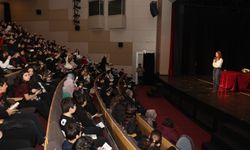 Nilüferli öğrenciler yazar Melis Sena Yılmaz ile buluştu