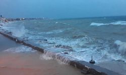 Çanakkale'de kuvvetli fırtına etkili oldu