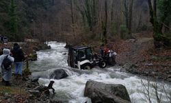 Deredeki su seviyesi yükseldi: 19 kişi mahsur kaldı