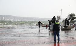 Fırtına nedeniyle deniz taştı