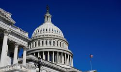 Elinde silahla Kongre Binası'na doğru koşan şüpheli gözaltına alındı