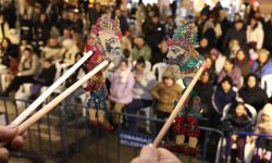 Hacivat İle Karagöz gölge oyunu izleyiciden tam not aldı