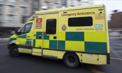 İngiltere'de işlek bir bölgede bıçaklanan 50 yaşındaki kadın hayatını kaybetti