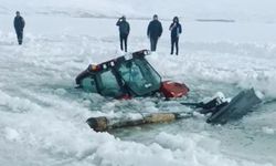 Buz kırıldı traktör suya gömüldü!
