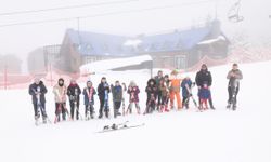 Osmangazi Belediyesi’nden çocuklara Uludağ’da kayak sürprizi